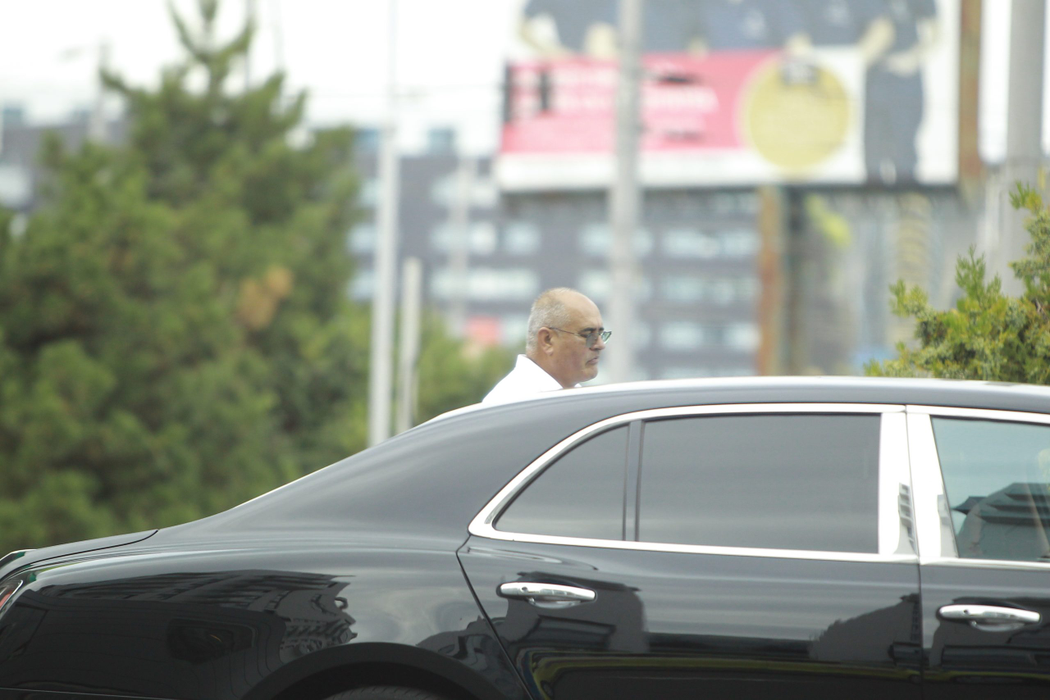 Avocatul Florian Șurghie conduce un Bentley super-elegant / Sursă foto: CANCAN.RO