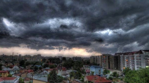 Nu am scăpat! Meteorologii Accuweather anunță 3 zile de furtuni și vijelie în București, începând cu această dată