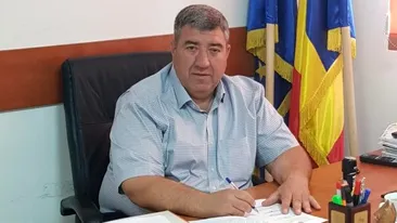 Primarul din Ștefăneștii de Jos, acuzat că a abuzat o fetiță de 13 ani. Edilul a fost reținut de polițiști