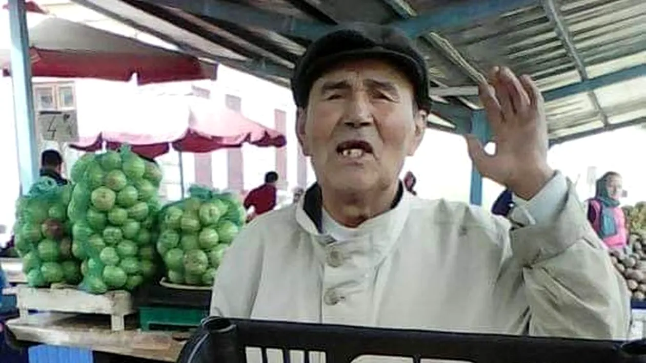 Un bătrân din Iași care vindea la piață i-a șocat pe cumpărători: „Struguri pentru femeile ne*****e!”