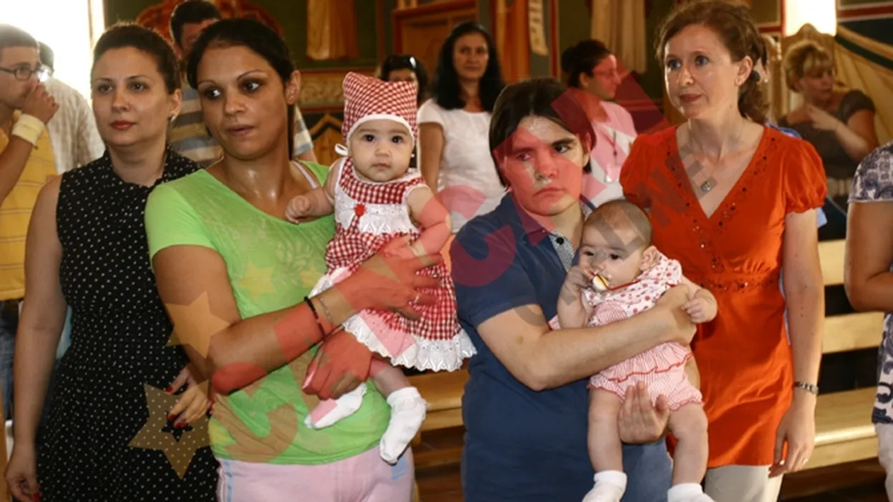 Doua femei isi cresc copiii dupa gratii