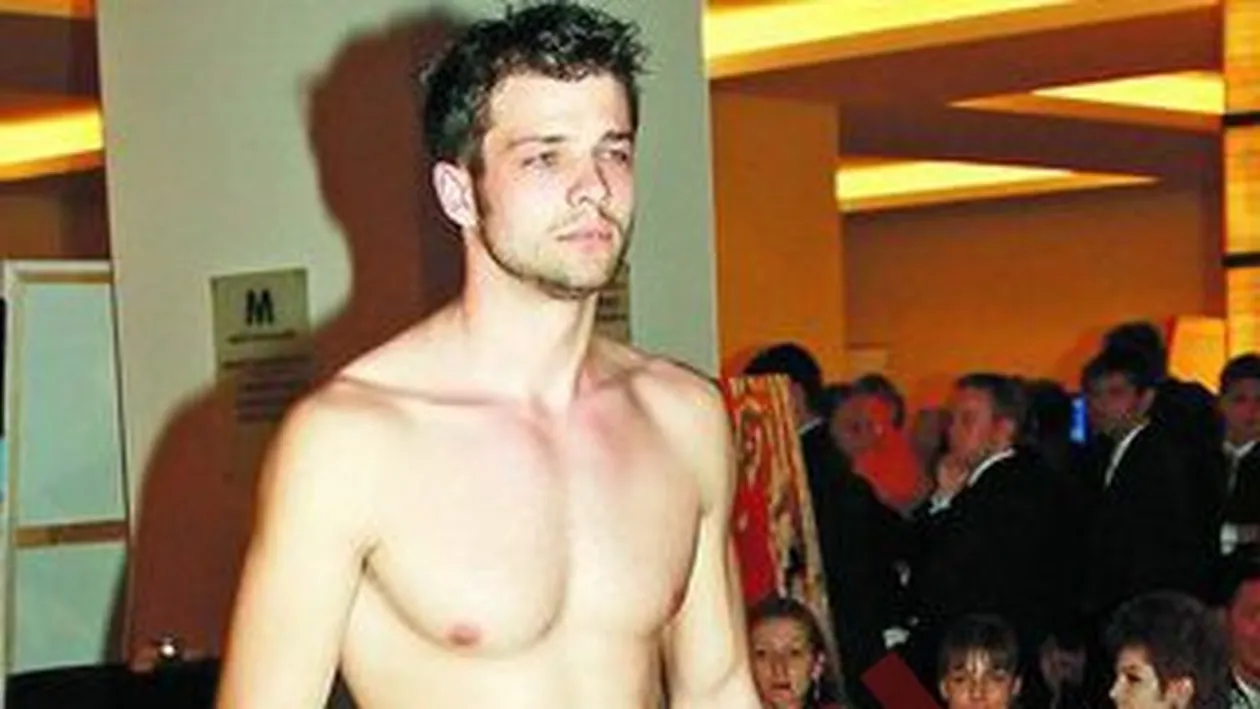 Ricky isi vinde motorul