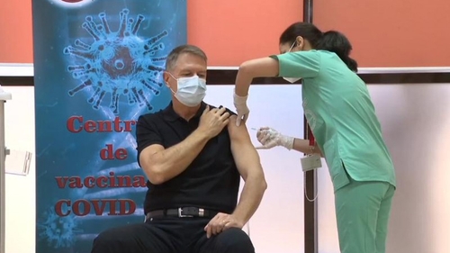 Verdictul în concursul mușchilor de la vaccinare anti-COVID, dat de Cătălin Botezatu! Finaliști, Iohannis și premierul Greciei GALERIE FOTO