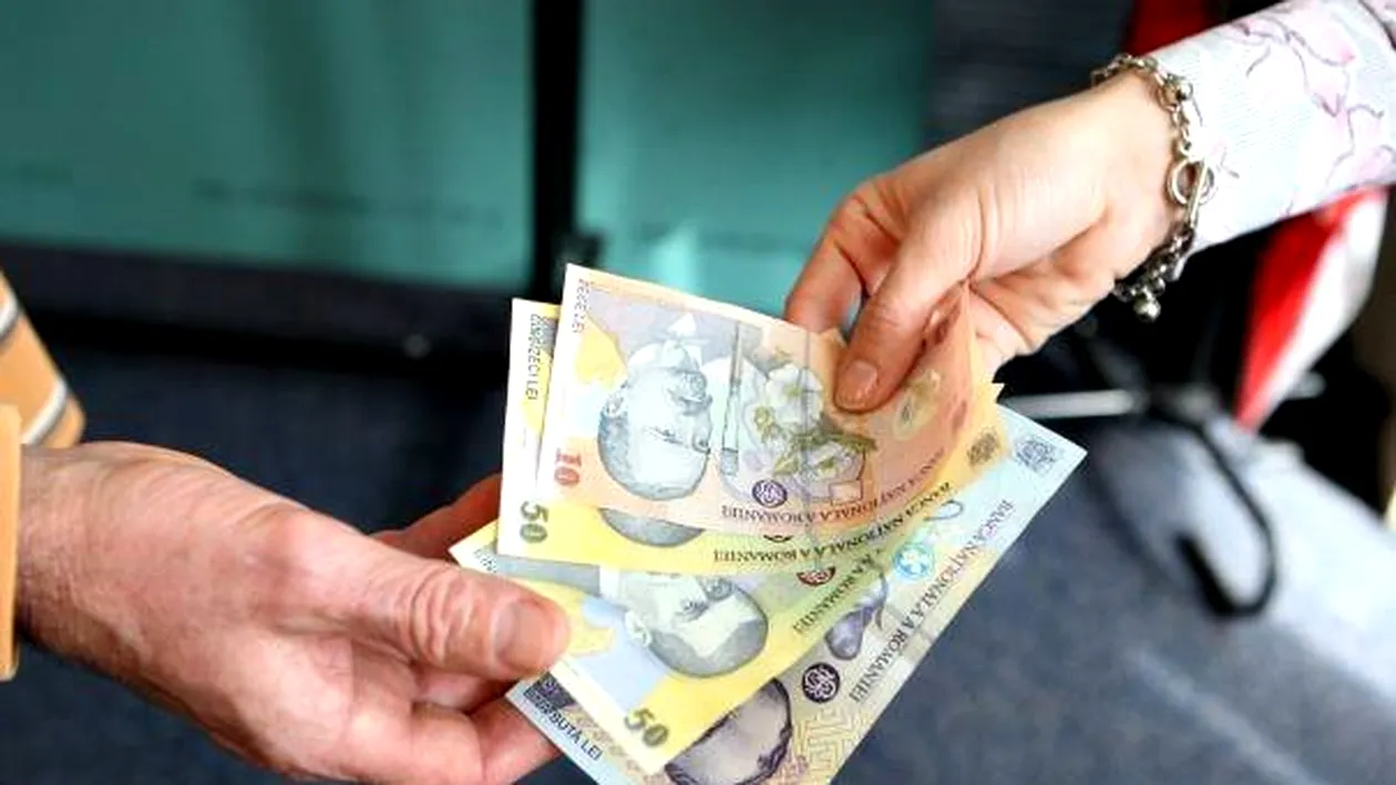 O tânără din Iași a găsit o sumă de bani pierdută în fața unui mall! Femeia a anunțat pe Facebook, în speranța că va găsi proprietarul: „Cine știe că i-a pierdut aștept să-mi confirme suma!”