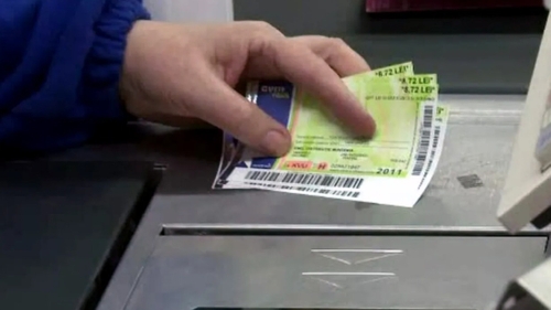 Ce drepturi au cei care lucrează de acasă, de fapt. Ar trebui să primească tichete de masă?