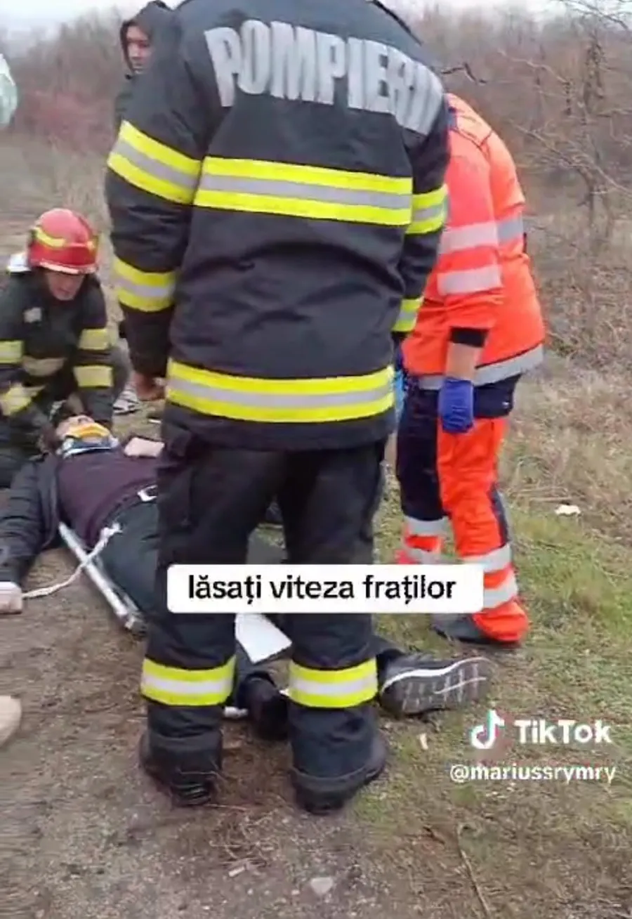 Redactorul șef adjunct de la GSP a intrat cu mașina în stâlp / Foto: Captură TikTok