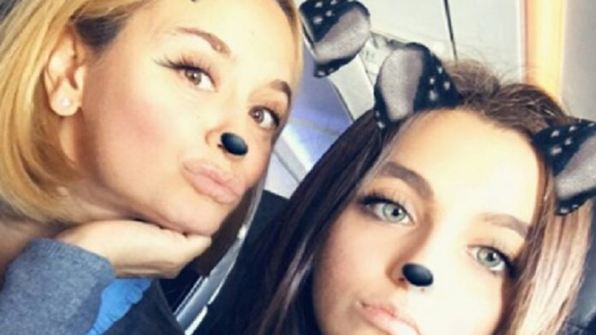 Oups! Alexia Eram a dat tot din casă! Și-a auzit părinții când făceau sex. Andreea Esca s-a înroșit toată. Ce replică a dat prezentatoarea de știri