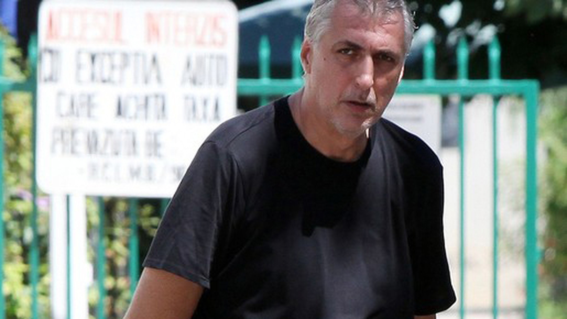 MARINA SCUPRA a fost condusă pe ultimul drum! Soţul s-a prăbuşit la mormântul artistei