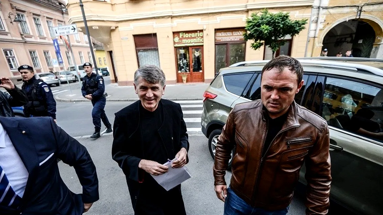 Cristian Pomohaci s-a trezit cu poliţia acasă! Ce s-a întâmplat cu preotul acuzat de sex cu băieţi