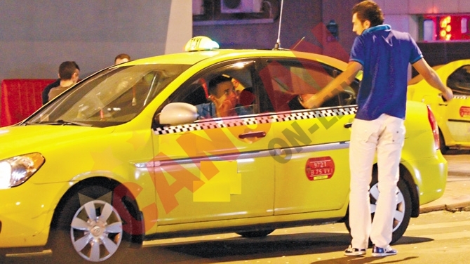 S-a luat la harta cu un taximetrist