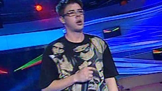 VIDEO Asculta-l aici pe fiul lui Busu cantand hip-hop! Crezi ca poate face cariera?