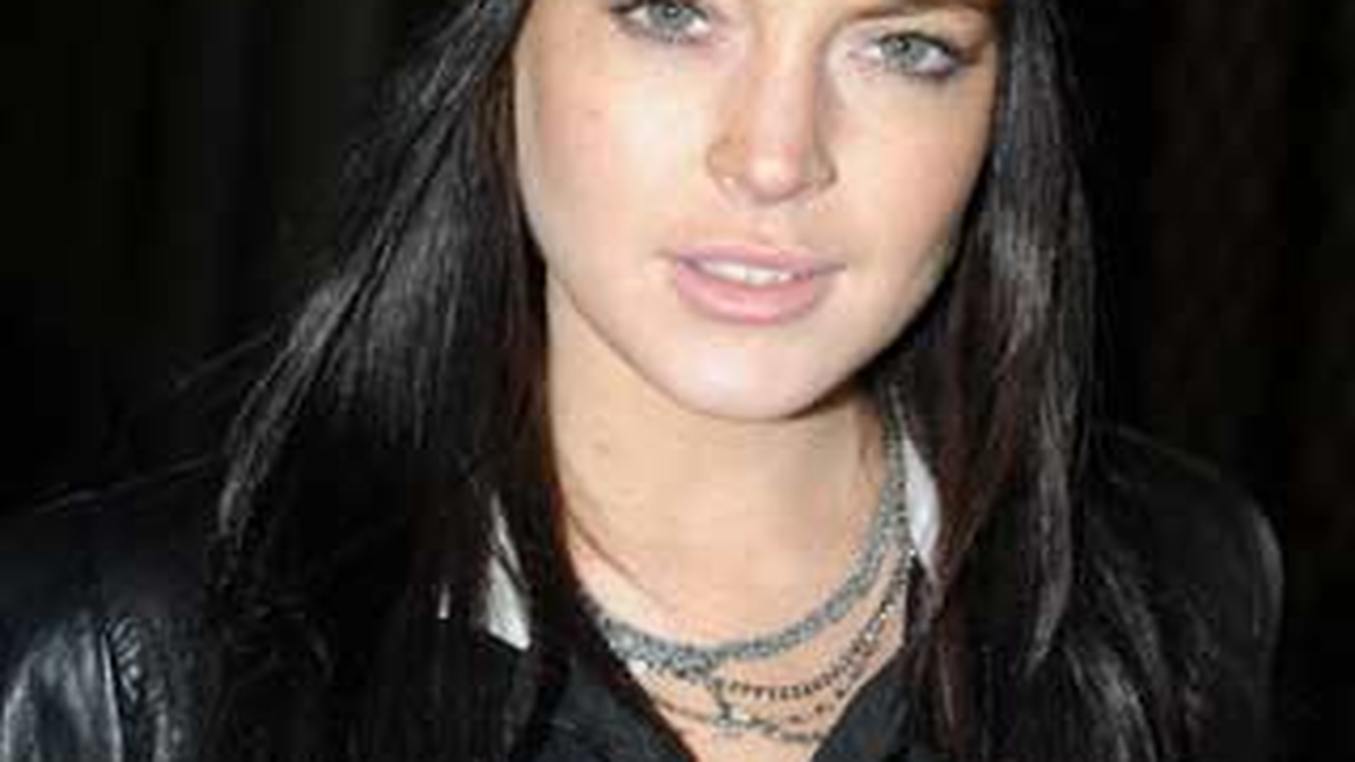 Vezi aici reclama pentru care Lindsay Lohan cere 100 milioane de dolari!