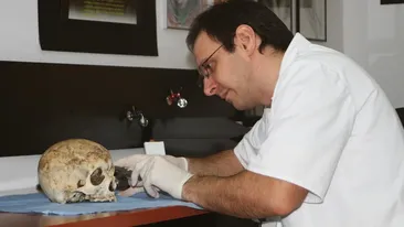 El este poliţistul care... Vânătorul de infractori