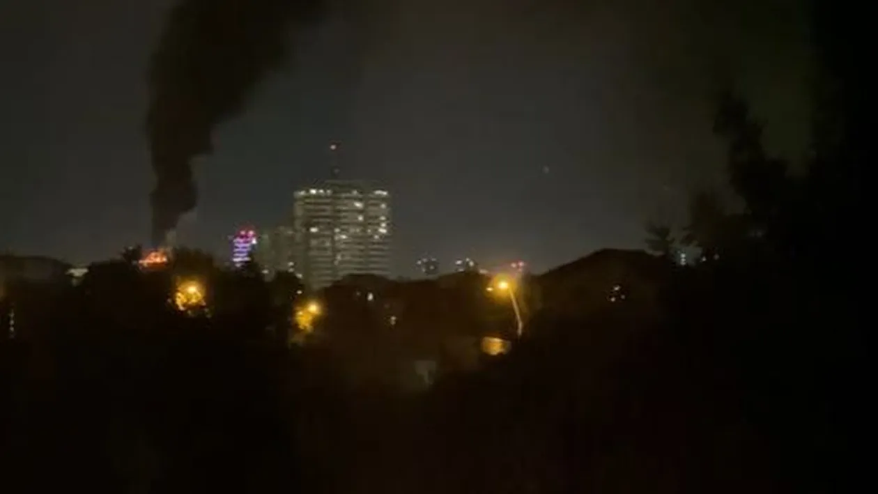 Ultima oră: INCENDIU violent la un bloc de 12 etaje din nordul Capitalei