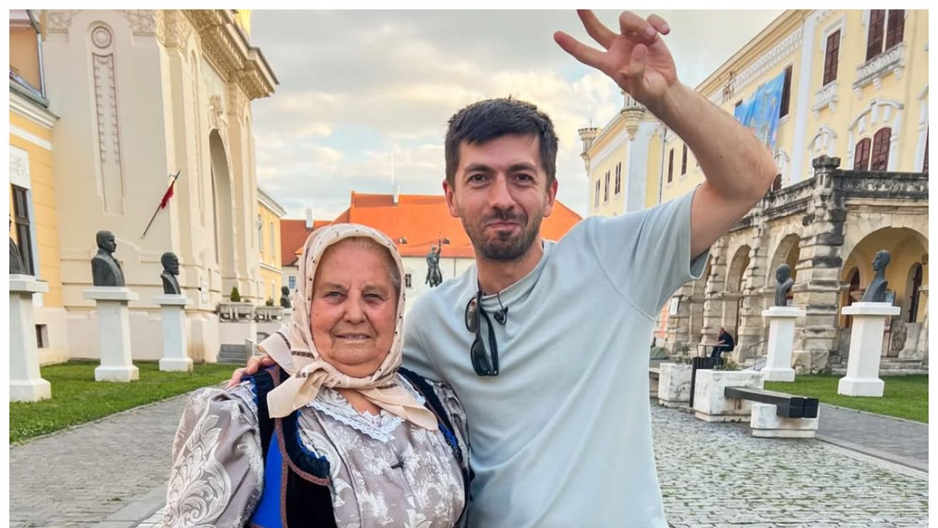 Cine e, de fapt, tanti Lenuța din Chinteni. Nu e bunica lui Mircea Bravo