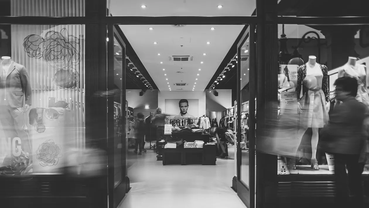 Cum a fost prins un tânăr care furase o pereche de adidași dintr-un magazin din Timișoara