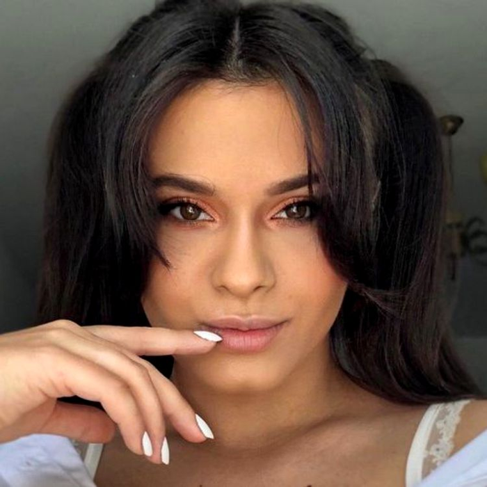 Pictorial incendiar! Diana Bulimar, fosta gimnastă, topless pe Instagram