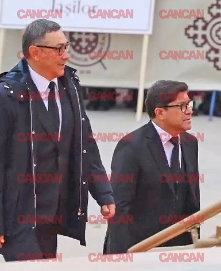 Victor Ponta a fost prezent la slujba de sfințire a Catedralei Mântuirii Neamului