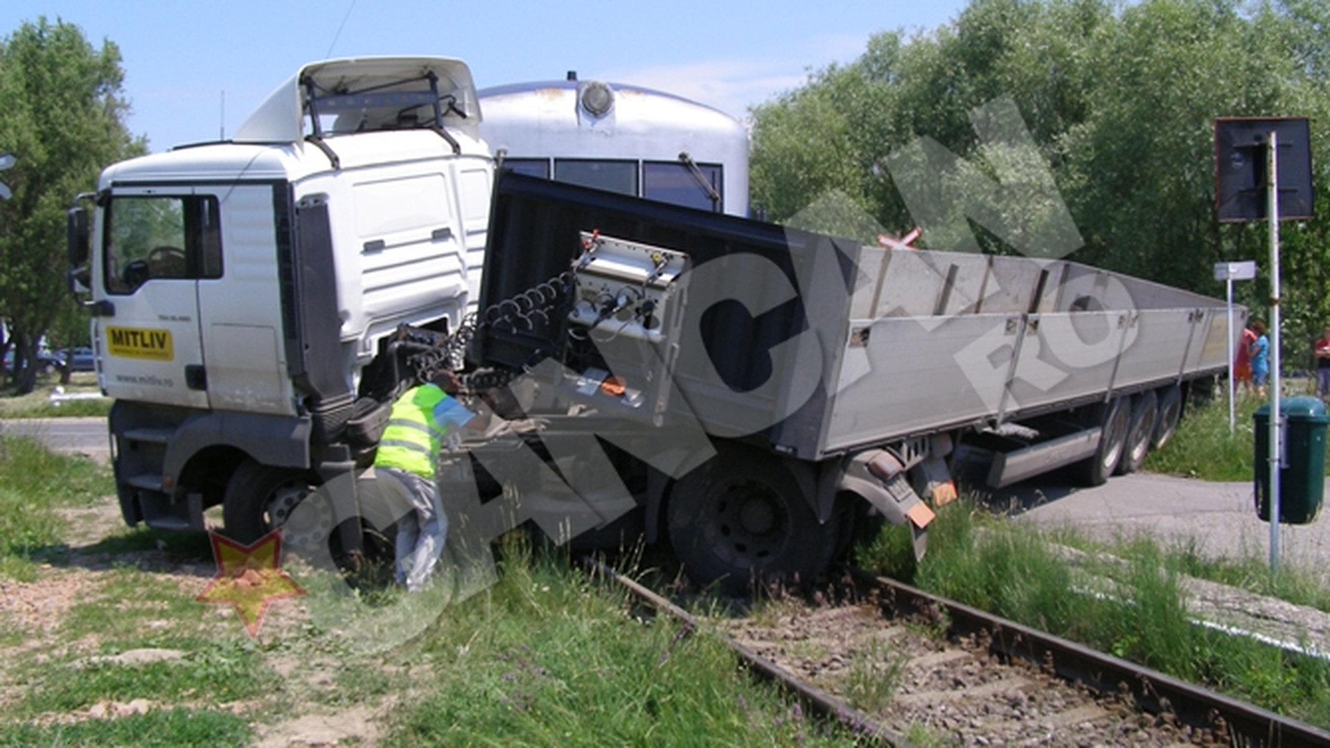 Sofer izbit de tren din cauza sefului sau