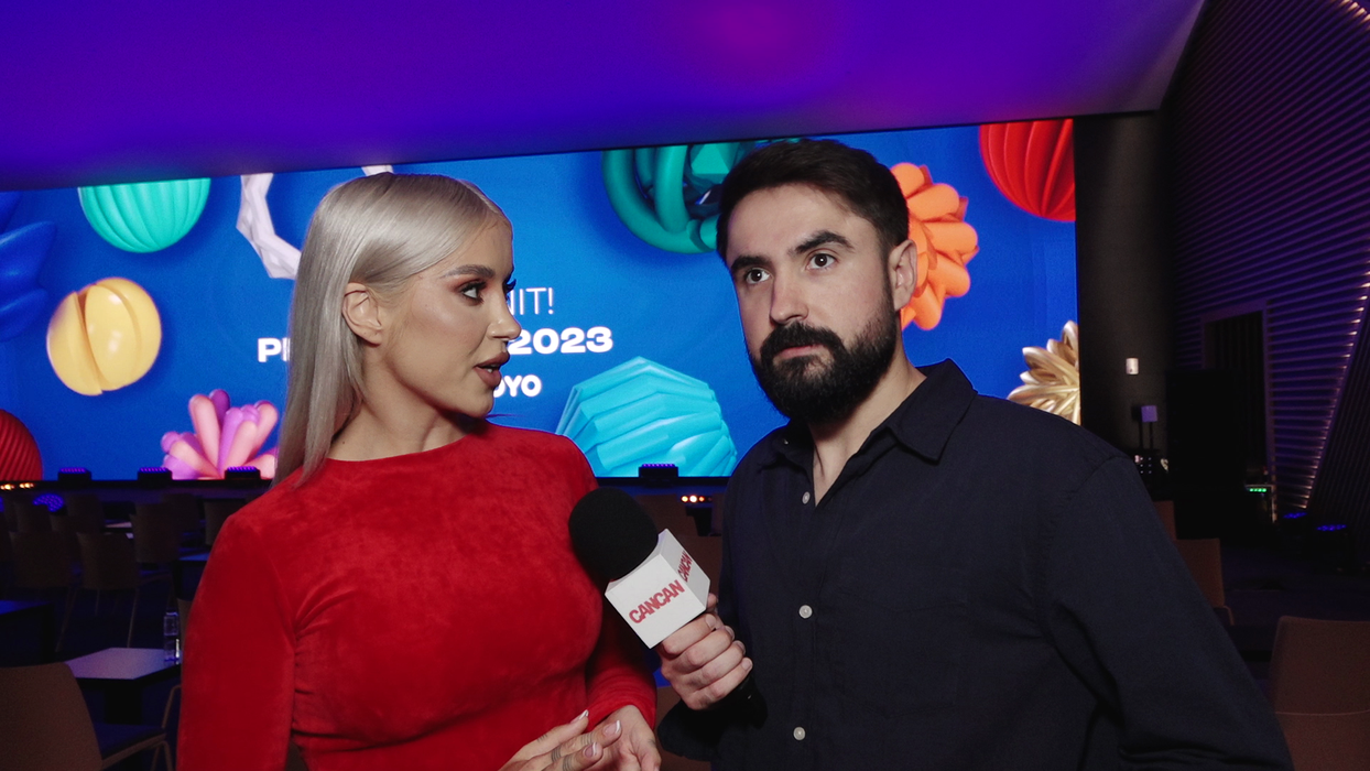 Alina Ceușan: "Urmează să plecăm la finalul lunii septembrie. Avem 10 concurenți, cinci cupluri posibile pentru fiecare, toți concurenții sunt «single, ready to mingle». Nu i-am cunoscut, îi vom cunoaște odată cu publicul!" (Foto: captură video)