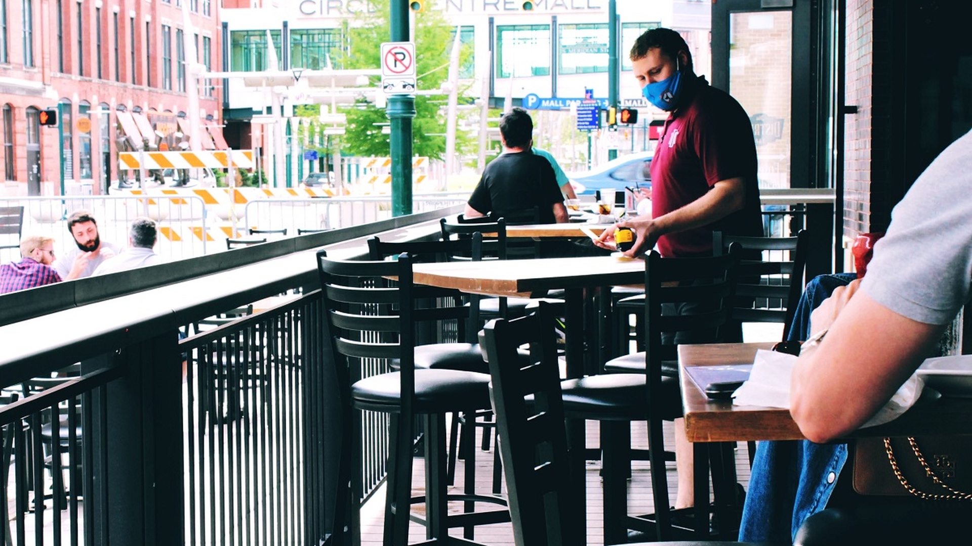 Capitala, în primejdia unui nou lockdown? Patronii de restaurante: „Nu ne mai permitem altul”