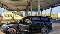 Ce lovitură! A plătit 100.000 de euro pentru un Porsche Cayenne, dar a rămas fără el când a ajuns în România