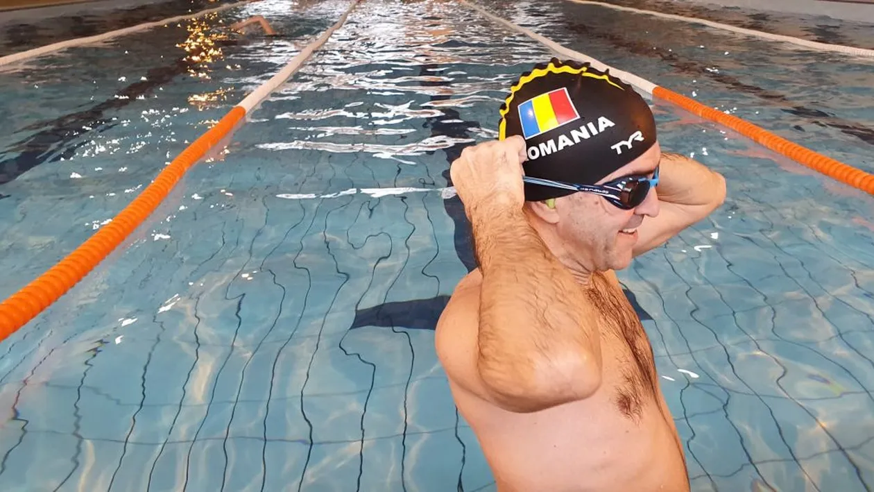 Impresionant. Un jandarm din Tulcea a înotat 12 ore pentru a strânge bani pentru tratamentul costisititor al unui coleg de breaslă