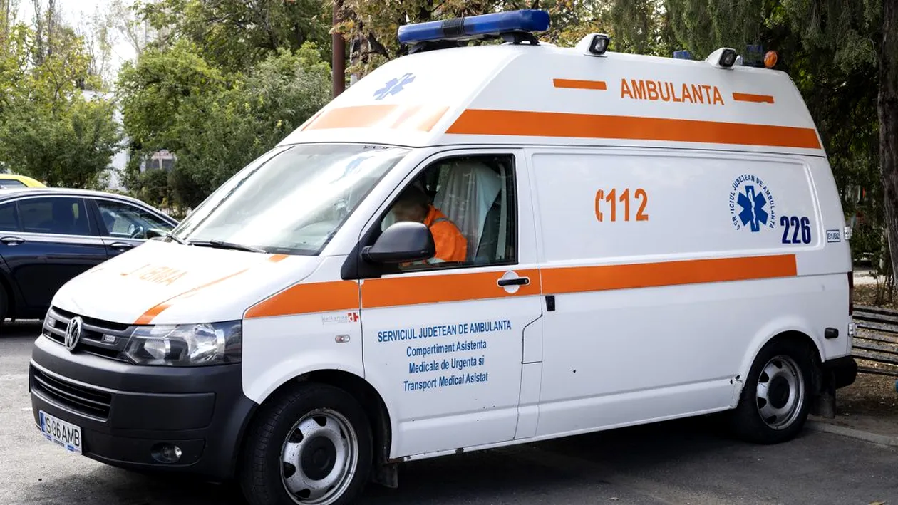 Șocant. Un ambulanțier din Iași, scuipat de doi tineri care susțineau că au coronavirus