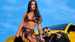 Daniela Crudu s-a filmat în poziții interzise cardiacilor: “Ești sexy rău / Nenorocești lumea cu jocurile astea” | FOTO