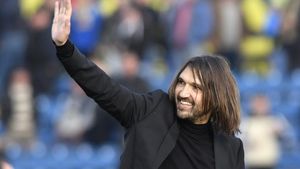 Dan Alexa prezentat oficial la Rapid: „Cred că pot obţine promovarea!”