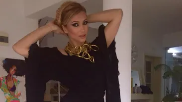 Lora, nemachiata si ciufulita, la primele ore ale diminetii! FANII au reactionat! Esti un pinguin... 