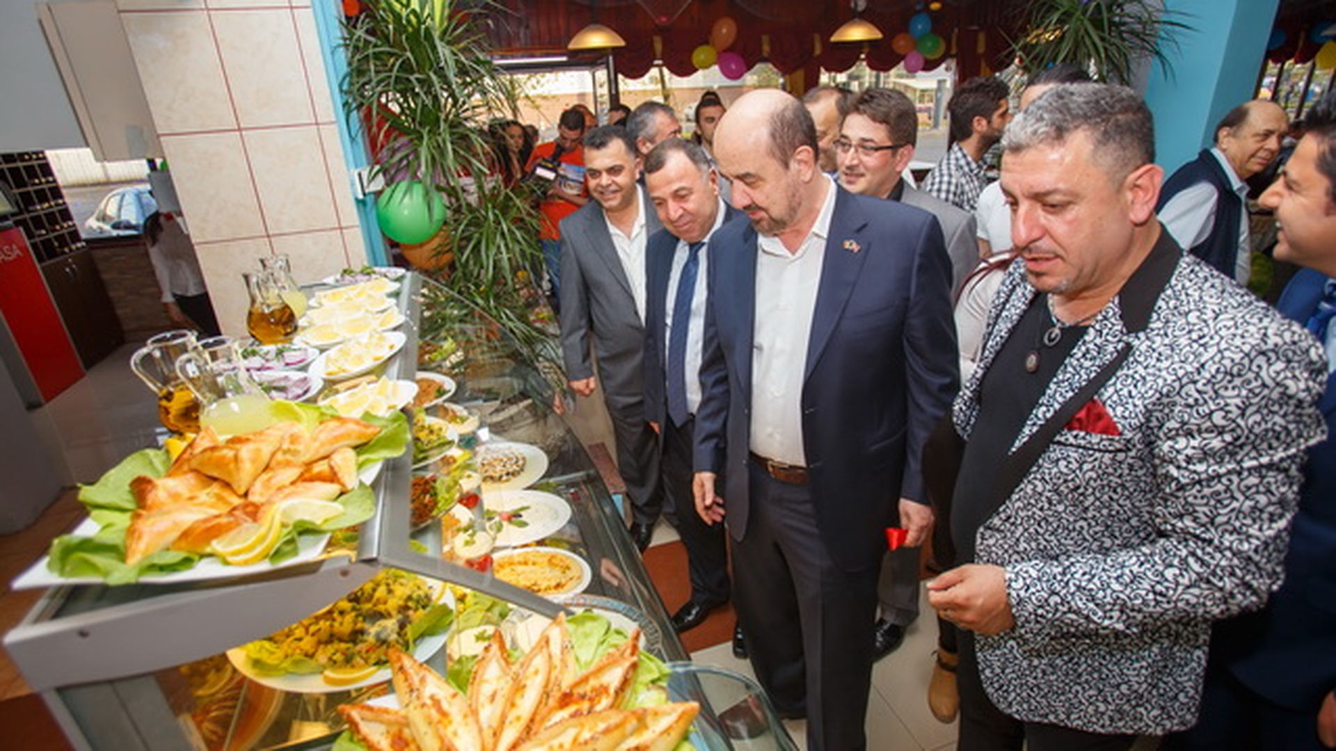Gazi Demirel s-a bagat in afaceri! Vezi ce si-a deschis indragitul artist!
