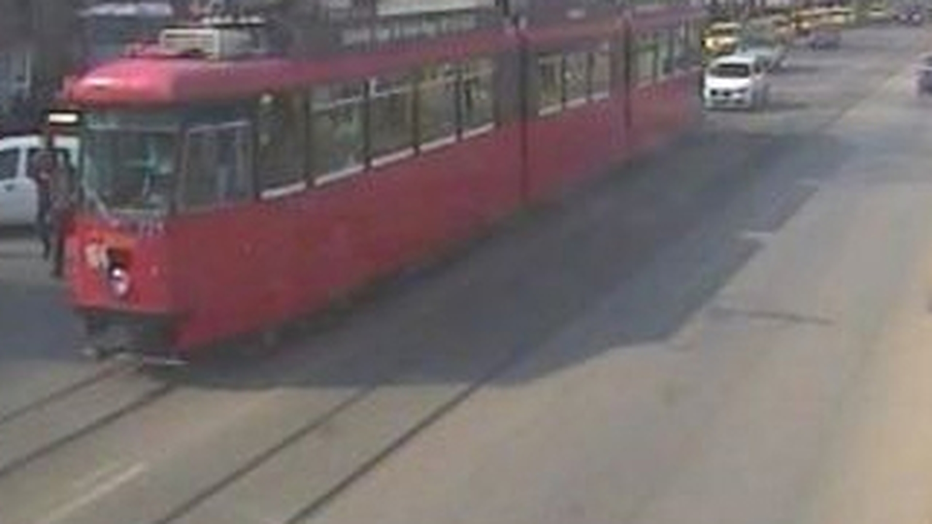 O studenta din Iasi si-a spart capul cand a vrut sa se urce in tramvaiul 13
