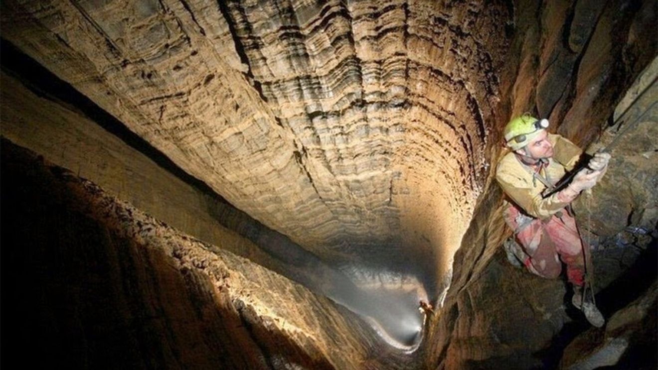 Cel mai apropiat punct de centrul Pământului. Ce au găsit exploratorii la -2.197 de metri