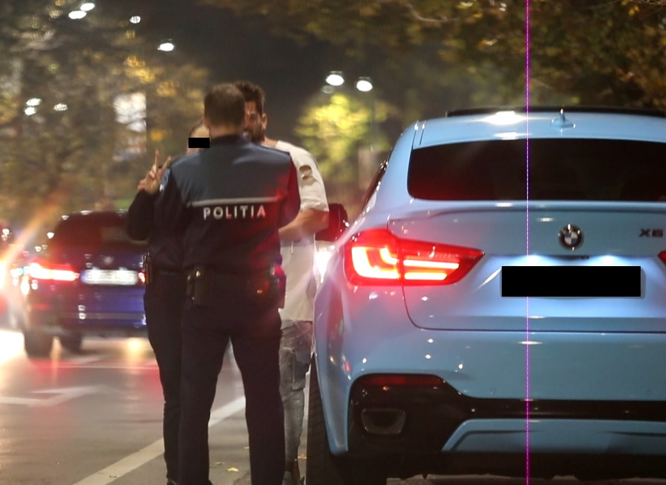 Dorian Popa s-a fotografiat cu o sexy-polițistă