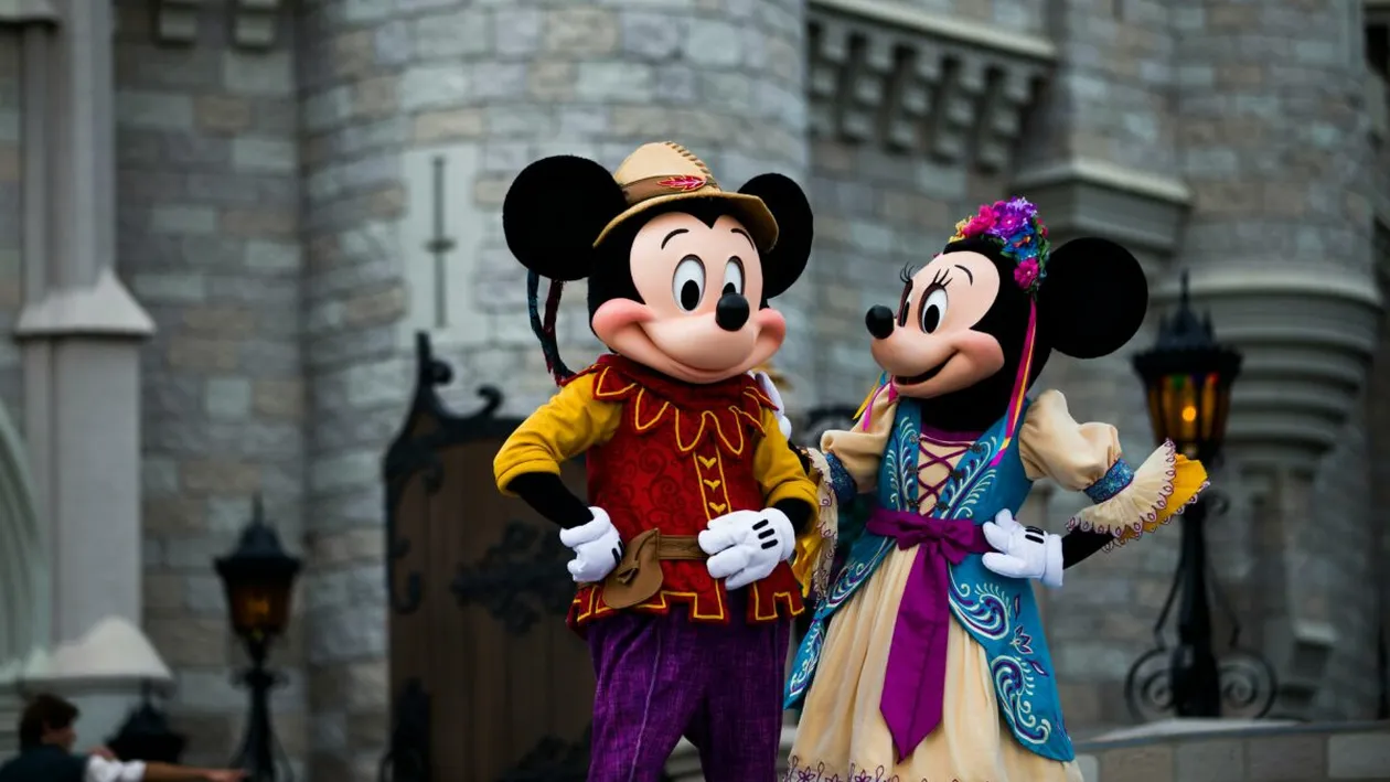 Știi de ce Mickey Mouse avea mănuși albe? Adevărul spus chiar de Walt Disney