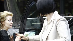 SANDRA, „blonda lui TUNCAY“, desfigurată! I-a dat cu piciorul în faţă, când pleca din club