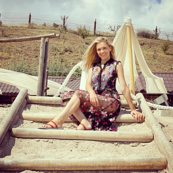 Andreea Ibacka, surprinsă în poziții HOT pe placa de surf! Gestul făcut de Cabral în timp ce soția lui avea un costum de baie decoltat