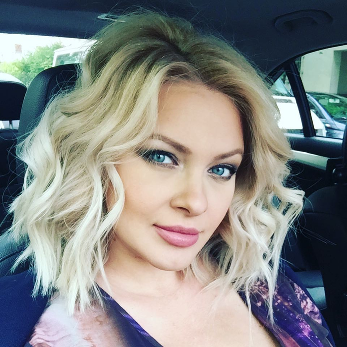 Cristina Dochianu, transformată total! Cum arată acum, după ce a născut a patra oară. Cu greu o mai recunoşti