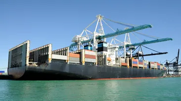 Piratii somalezi au capturat o nava britanica pe care se afla si romani