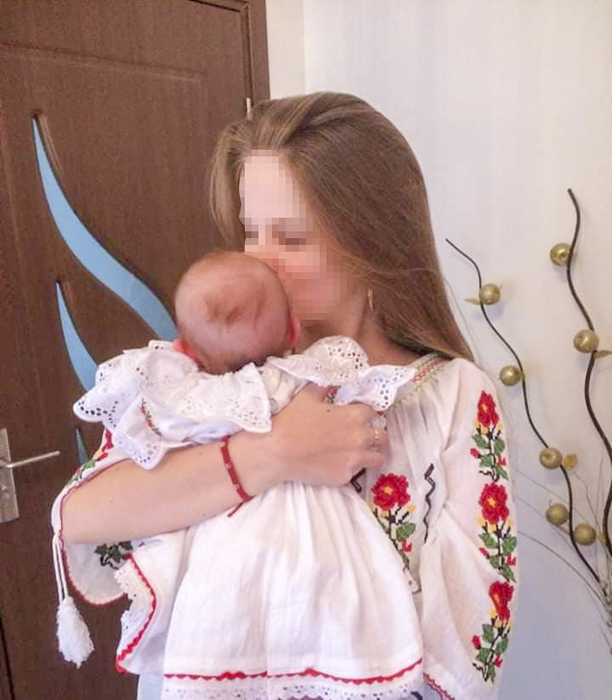 Puștoaica de 15 ani a dat naștere unei fetițe