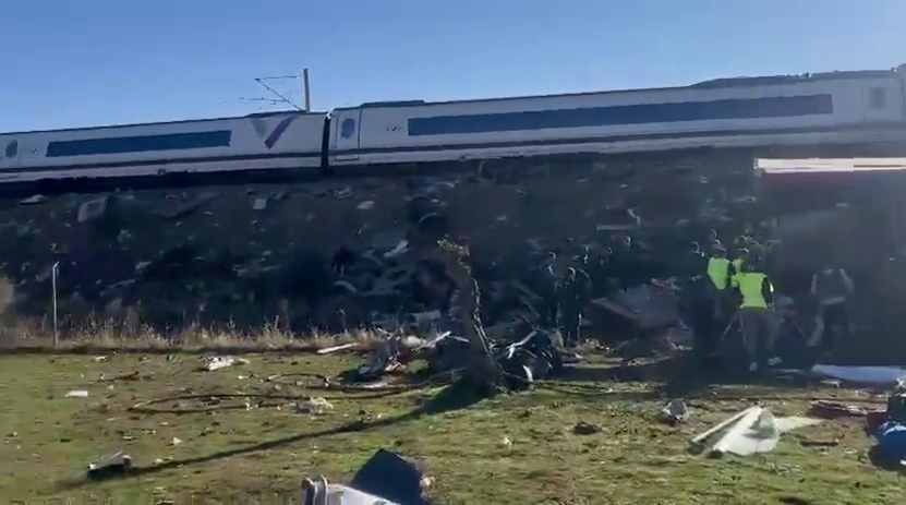 Tragedie de proporții în Spania! Cel puțin 46 de morți în urma ciocnirii a două trenuri de mare viteză