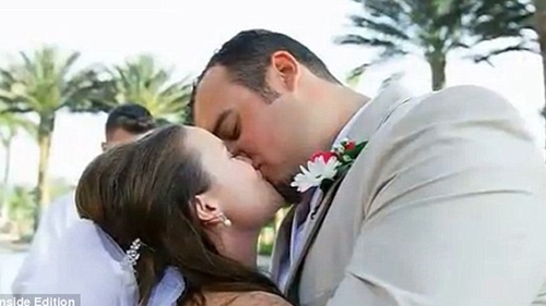 S-a casatorit de doua ori cu acelasi barbat fara sa divorteze! De ce si-a dorit sa faca asta