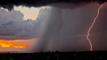 După caniculă, vine potopul! Cod roșu de furtună, grindină și ploi în România