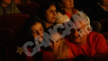 VIDEO Prima seara in oras cu familia, dupa divort! Irinel, Monica si Irina au fost la teatru!