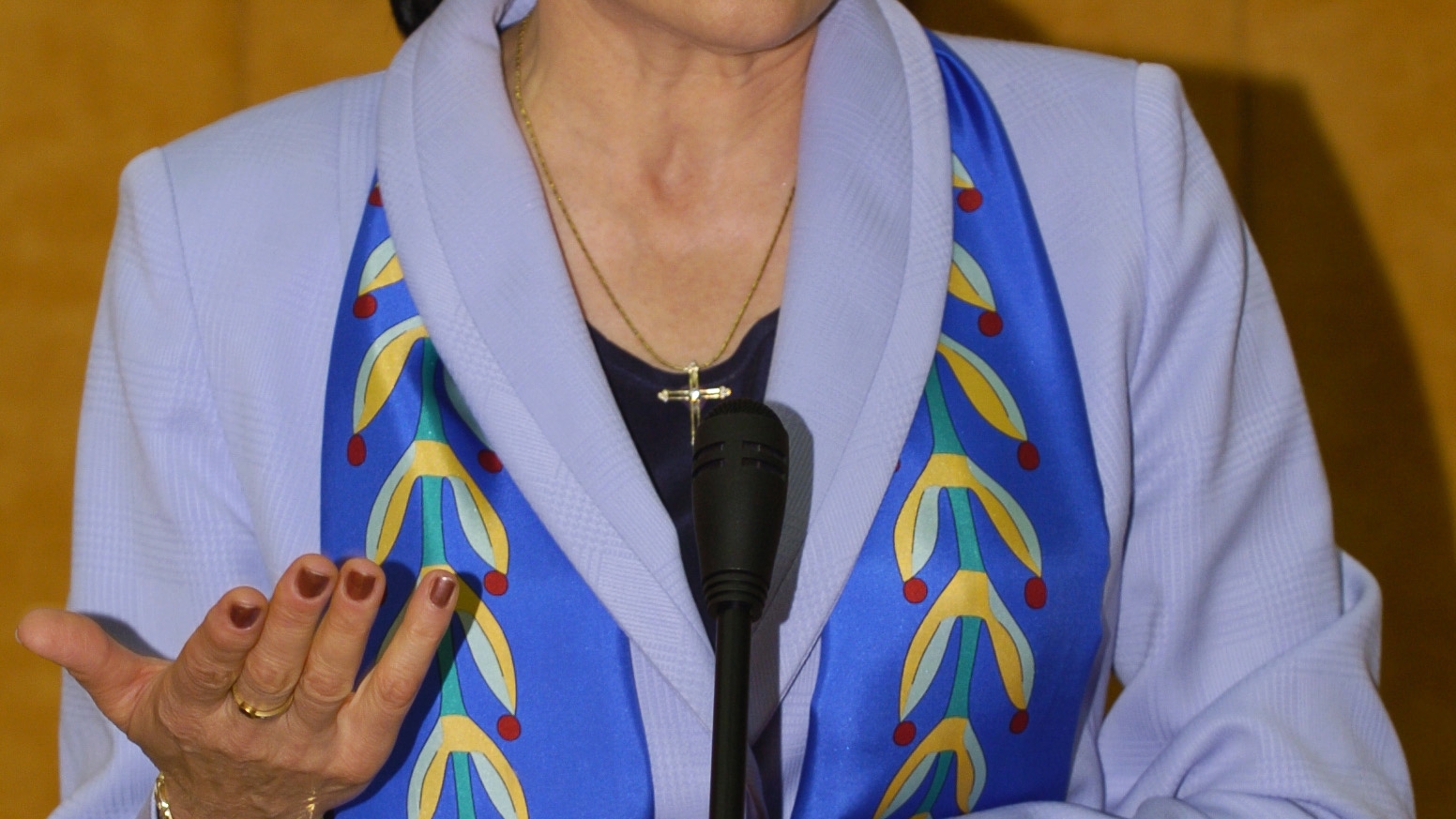 Ecaterina Andronescu nu vrea ca invatatoarea care si-a jignit elevii sa mai predea: “De luni, pleaca din scoala!”