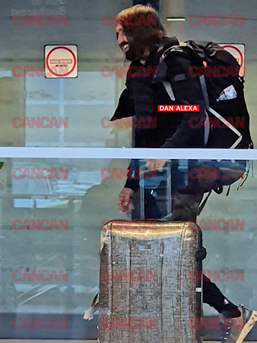 Dan Alexa, surprins în aeroport