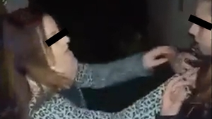 Gestul acestor eleve a lăsat pe toată lumea fără cuvinte! Au luat la bătaie o colegă pe care au încercat să o dezbrace în faţa camerei: „Dacă ţipi, te calc în picioare...“