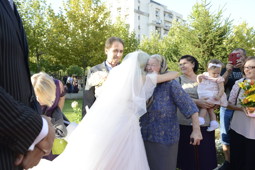 Apariție neașteptată la nunta Andreei Bălan! Fostul iubit a venit la petrecere și s-a pozat cu mireasa