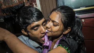 Tărâmul plăcerilor! Cum arată un bordel dintr-o ţară musulmană în care prostituţia este legală